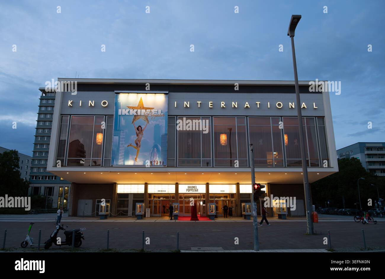 Ikkimel rapper -Fotos und -Bildmaterial in hoher Auflösung – Alamy