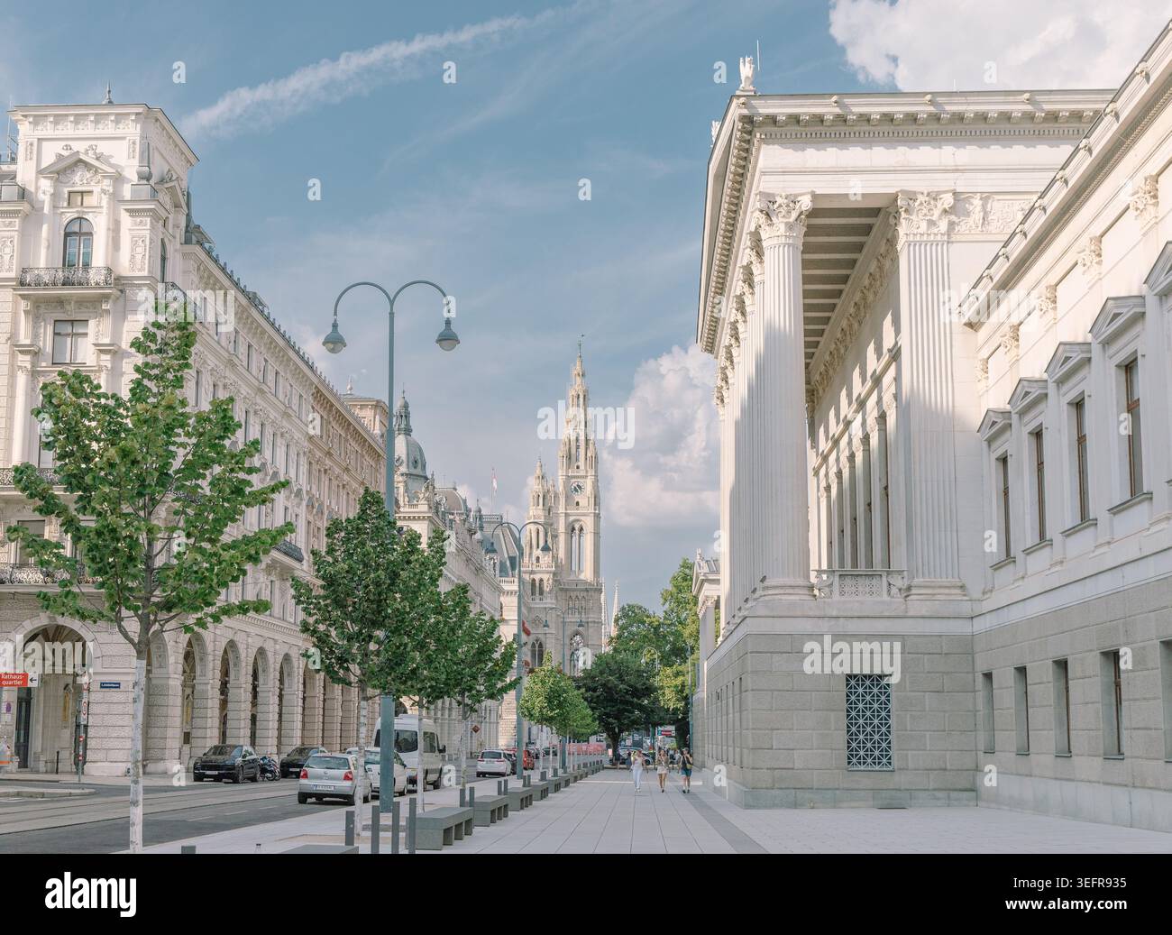 Blick auf die Rathaustürme in Wien, Österreich. Stockfoto
