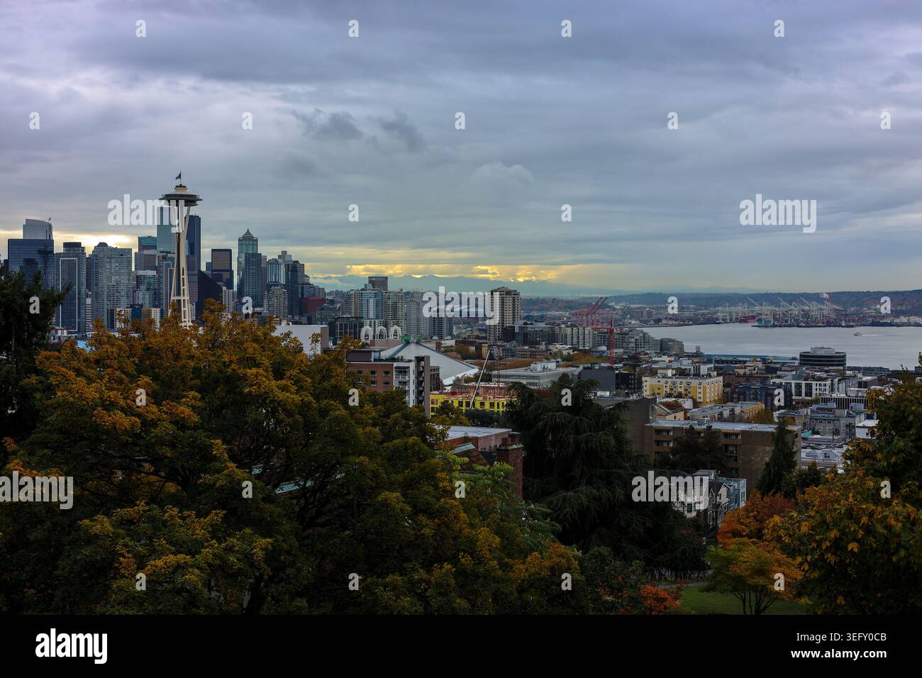 Herbsthorizonte über der Skyline von Seattle Stockfoto