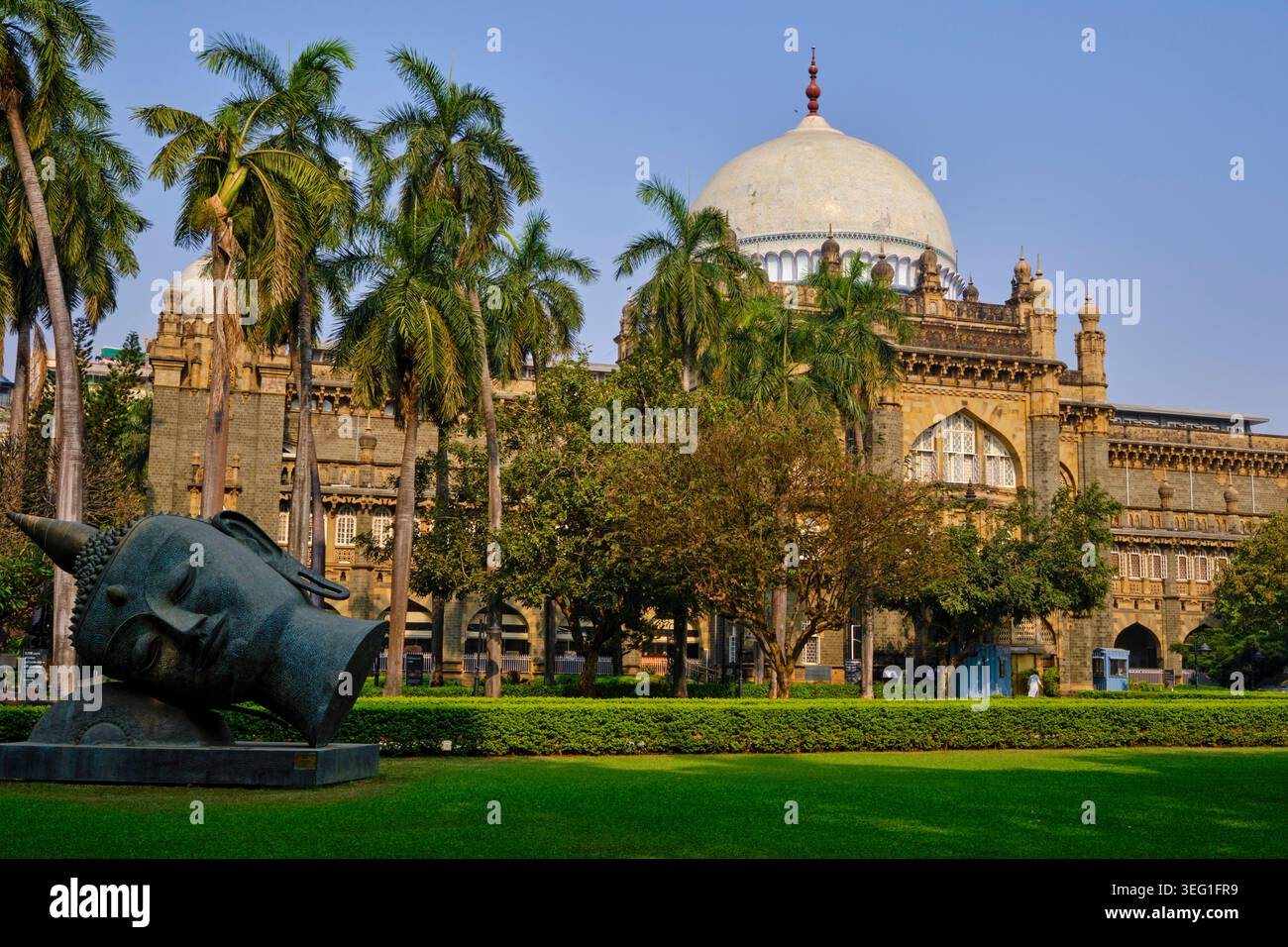 Indien, Maharashtra, Mumbai, Fort District, Chhatrapati Shivaji Maharaj Vastu Sangrahalaya (CSMVS) Museum, viktorianischer Architekt im Revival der Gotik Stockfoto