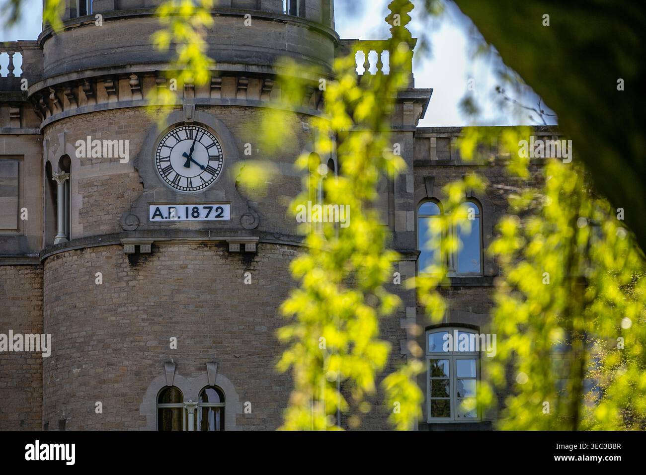 Blick auf Bliss Tweed Mill in Oxfordshire. Die historische Mühle wurde 1872 für den Textilhersteller William Bliss erbaut und besticht durch ihre unverwechselbare Architektur Stockfoto