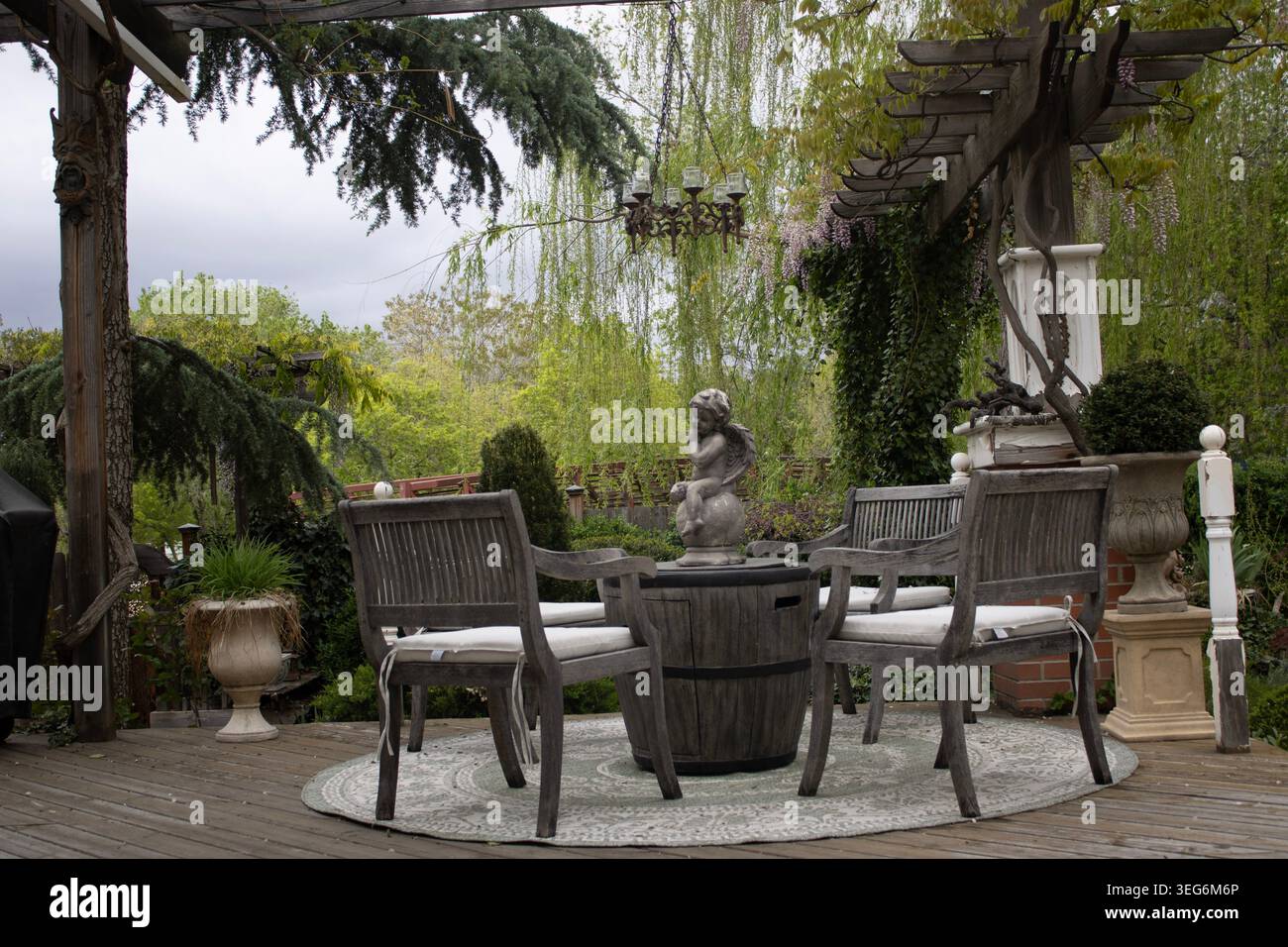 Luxuriöser Sitzbereich Im Freien Im Garten Stockfoto