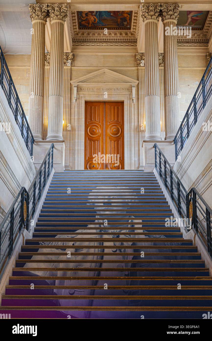 Innentreppe des Nationalarchivs in Paris Stockfoto