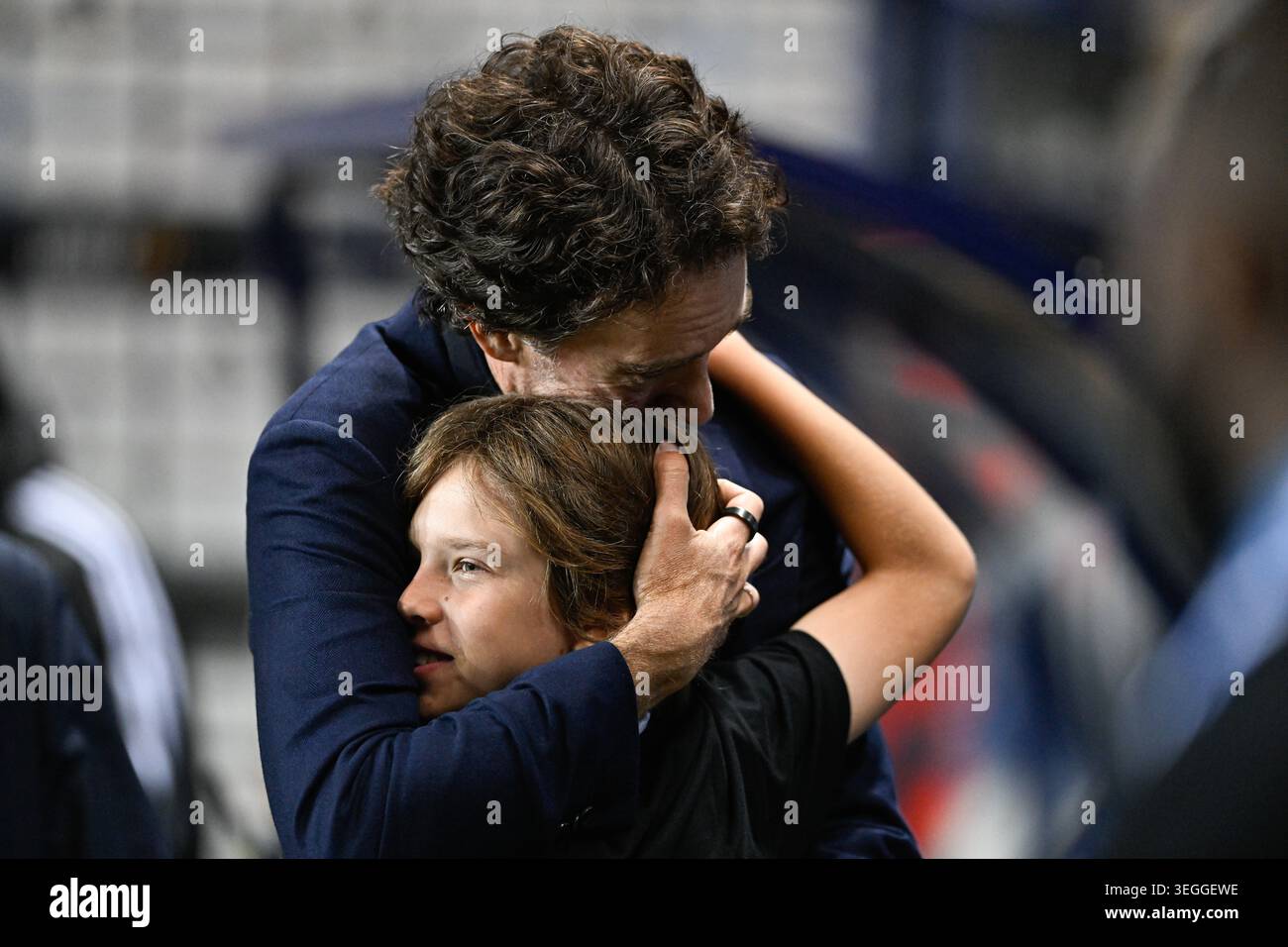 Antoine Arnault und sein Sohn Maxim während der französischen Meisterschaft Ligue 1 Fußball- oder Fußballspiel zwischen Paris Saint-Germain PSG und Paris FC am 17. Mai 2026 im Stade Jean-Bouin am 17. Mai 2026 in Paris. Stockfoto