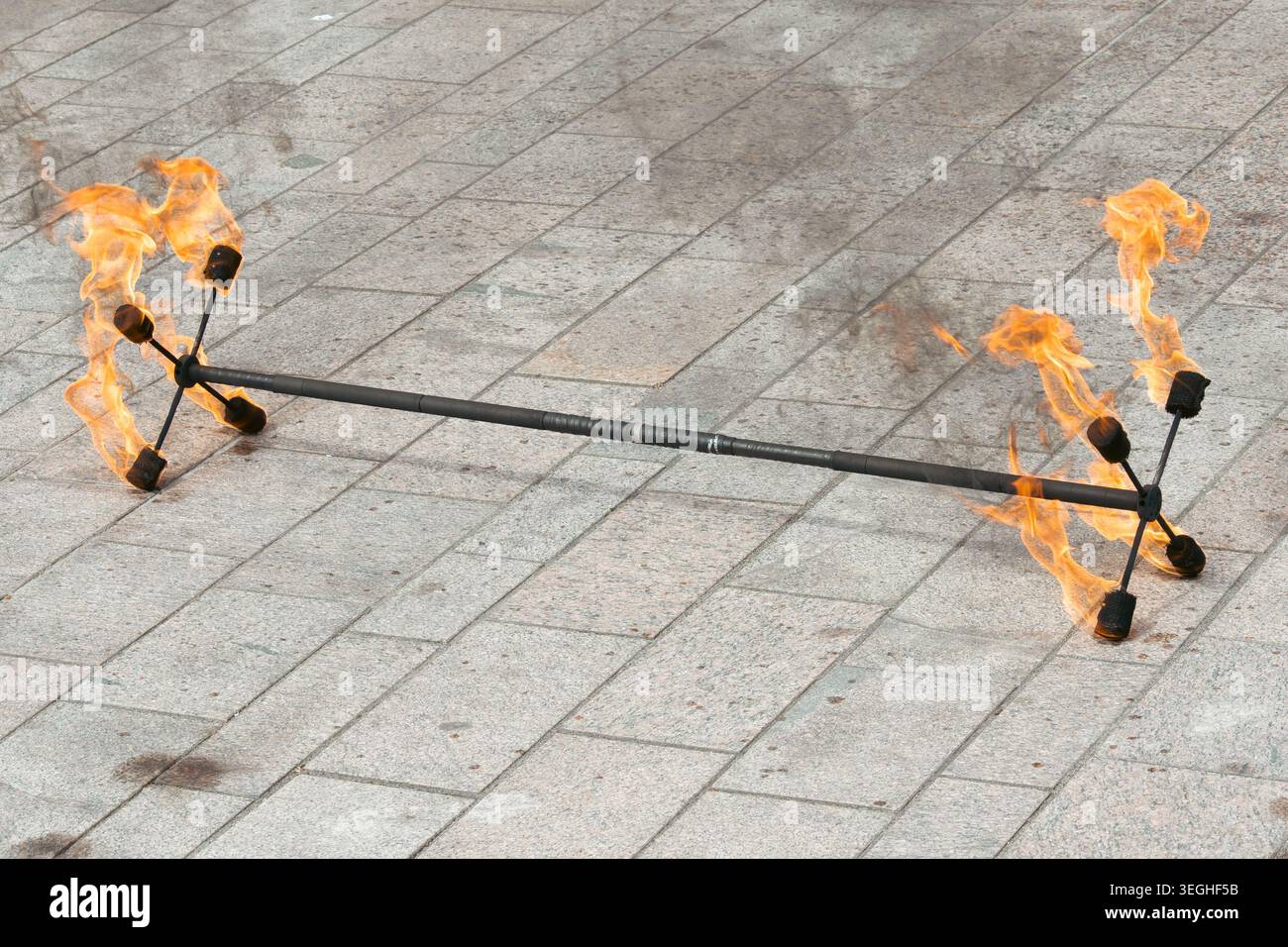 Nach der Feuershow. Feuershow-Tool. Stockfoto