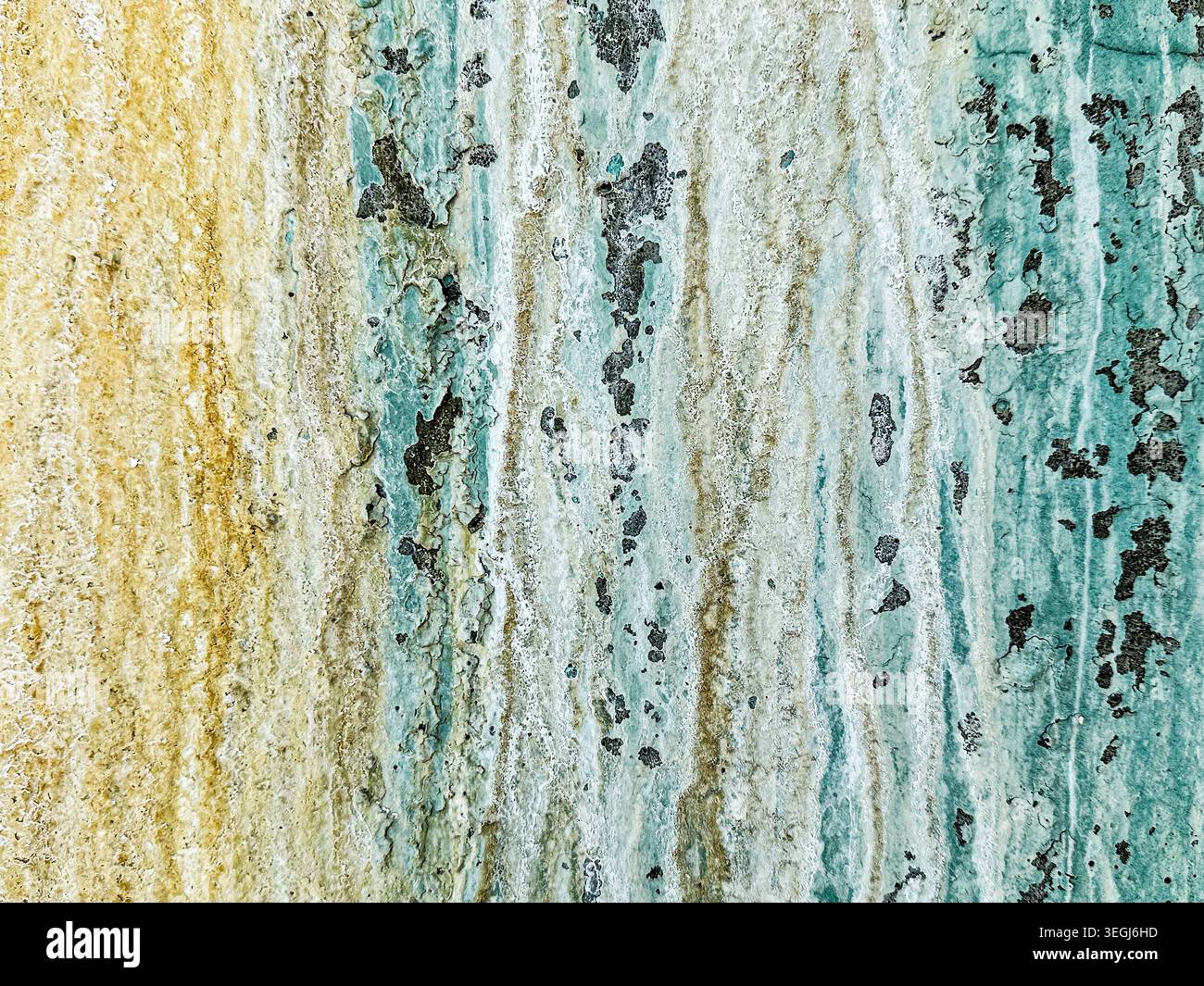 Abstrakte strukturierte Oberfläche mit Erdgrün- und Gelbtönen Stockfoto