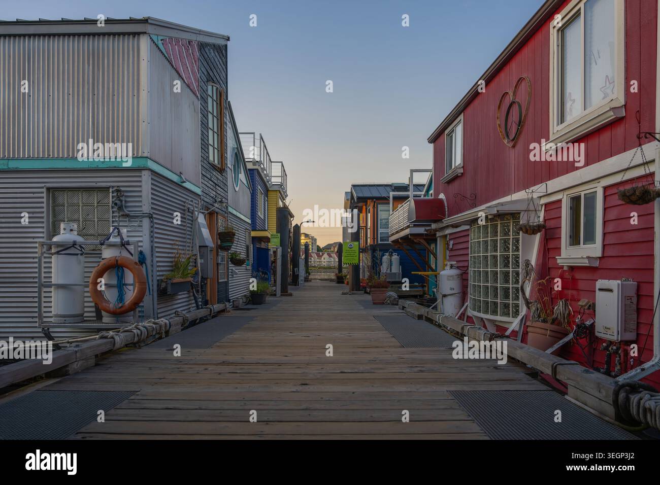 Farbenfrohe schwimmende Häuser von Fisherman's Wharf - Victoria, BC, Kanada Stockfoto