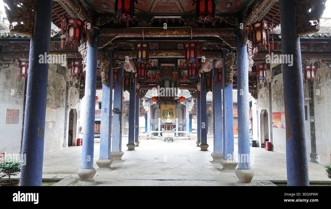Die größte Halle von Jinhua: Die architektonische Pracht der Jiugao Halle, Zhejiang, China Stockfoto