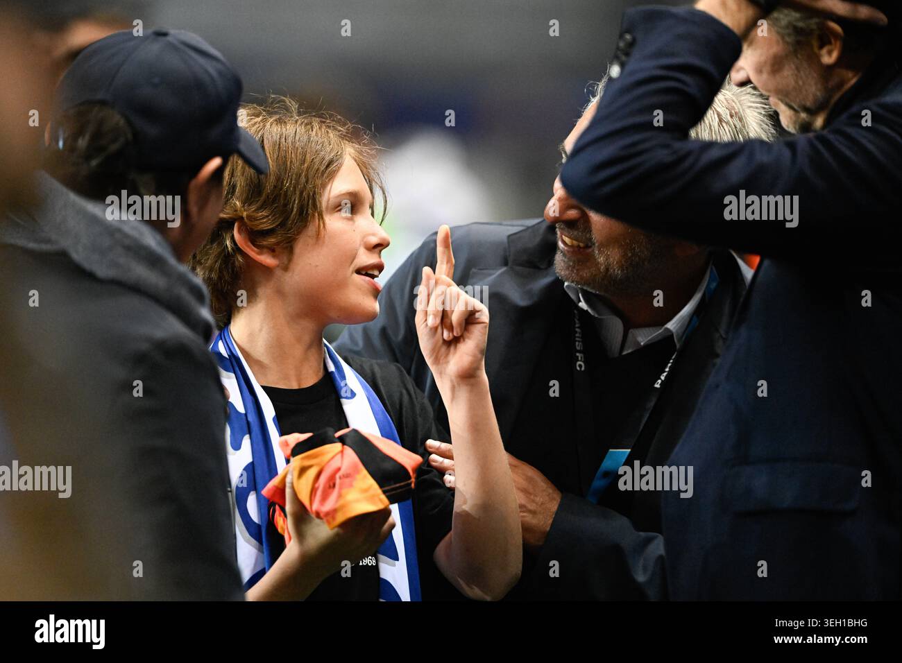 Antoine Arnault und sein Sohn Maxim während der französischen Meisterschaft Ligue 1 Fußball- oder Fußballspiel zwischen Paris Saint-Germain PSG und Paris FC am 17. Mai 2026 im Stade Jean-Bouin am 17. Mai 2026 in Paris. Foto Victor Joly / DPPI Stockfoto