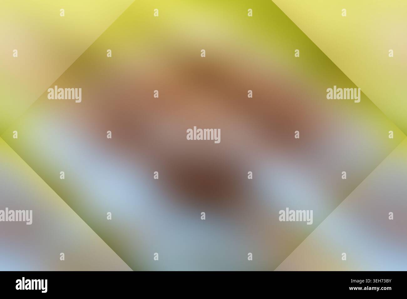 Ein weicher, unscharfer abstrakter Hintergrund mit einem zentralen, diamantförmigen Rahmen mit glatten Verläufen in Gelb-, Braun- und gedämpften Blautönen. Stockfoto