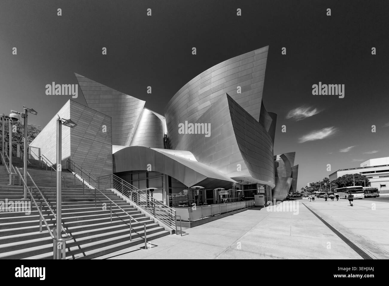 LOS ANGELES, USA - 3. MAI 2019: Die Walt Disney Concert Hall wurde vom Architekten Frank Gehry entworfen und beherbergt das Los Angeles Philharmonic Orchestra und das The Stockfoto