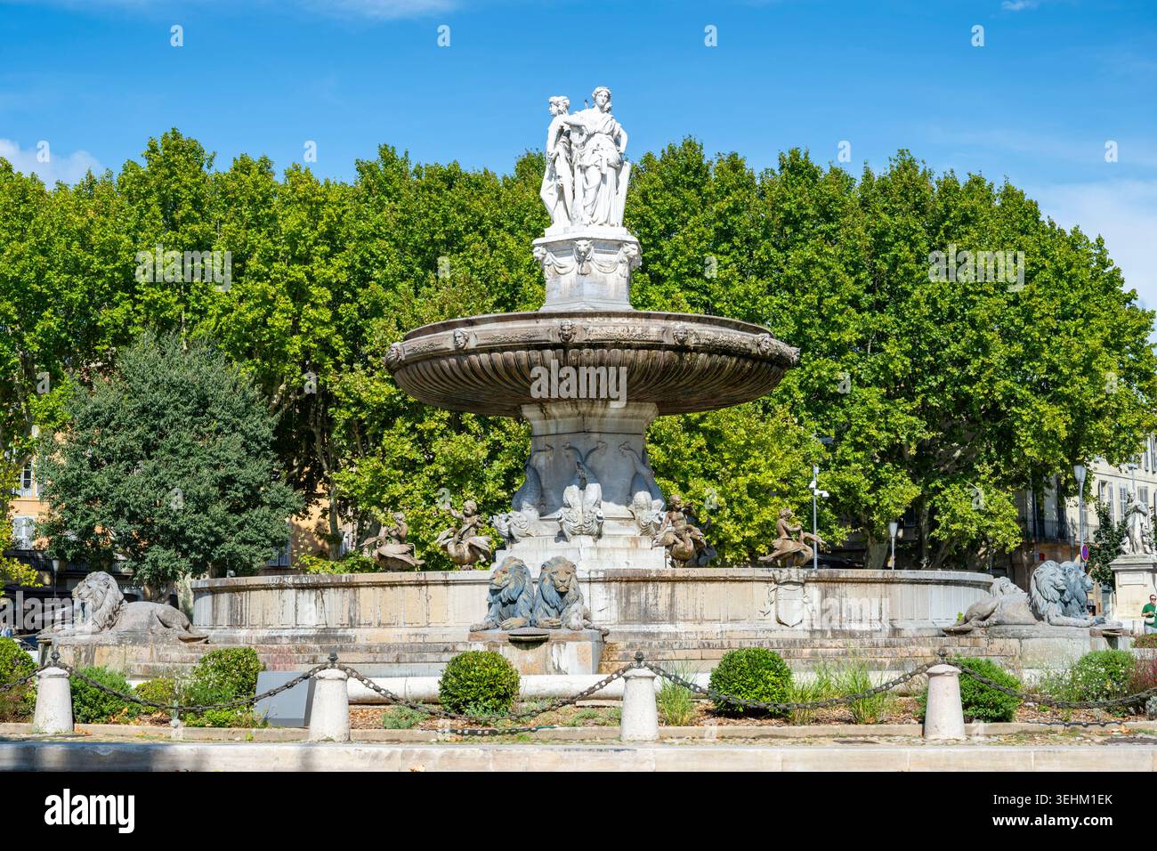 Rotunde-Brunnen - die drei Grazen - in Aix-en-Provence in der Region Provence-Alpes-C™te d'Azur in Südfrankreich Stockfoto