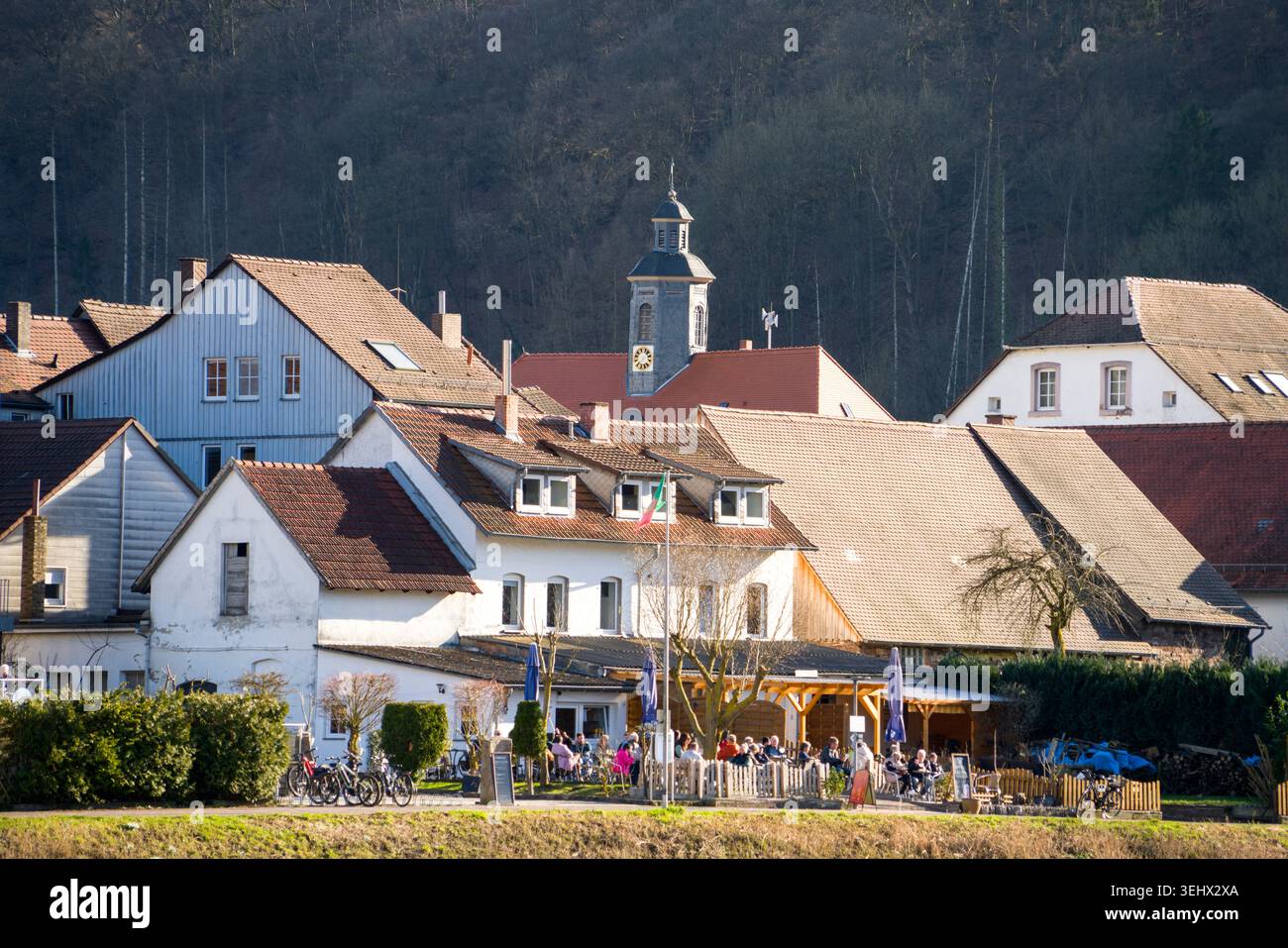 Weserpromenade, barocke Hugenottenstadt Bad Karlshafen, Oberes Wesertal, Weserbergland, Landkreis Kassel, Hessen, Deutschland, Europa Stockfoto