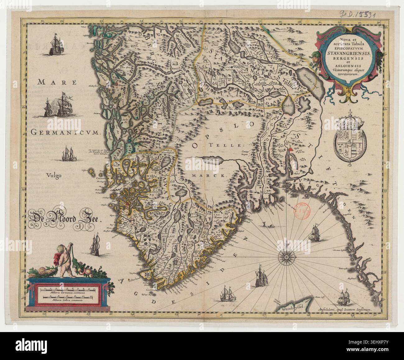 Eine gravierte Karte zeigt die Diözesen Stavanger Bergen und Oslo in Südnorwegen. Das Blatt enthält kirchliche Abteilungen heraldisches Wappen dekorative Kartuschen Engel in Kunst und Segelschiffe, die mit der nördlichen Meeresgeographie verbunden sind. Stockfoto