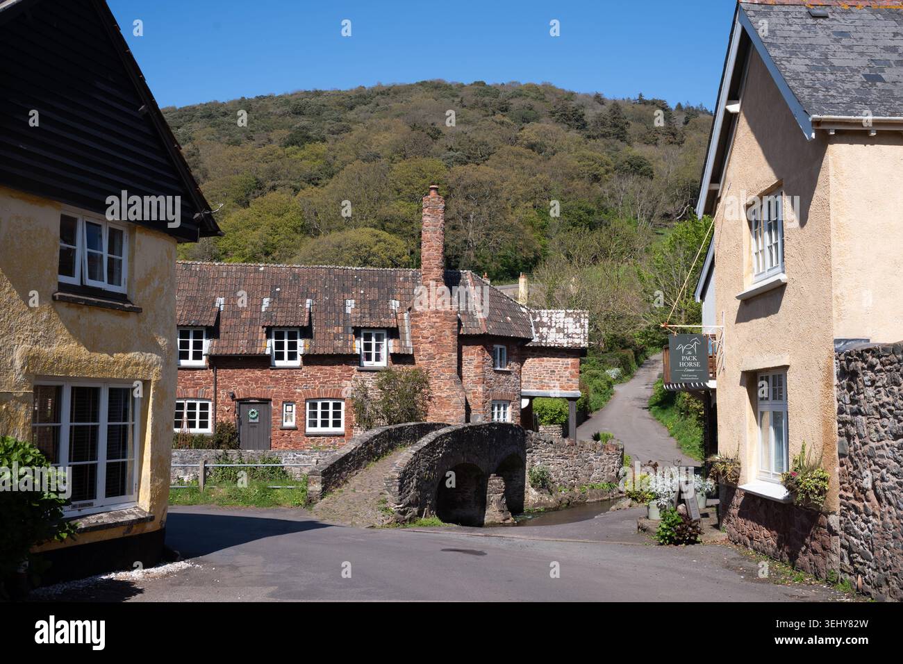 Die Packhorse Bridge in Allerford bei Porlock, Somerset. England Stockfoto