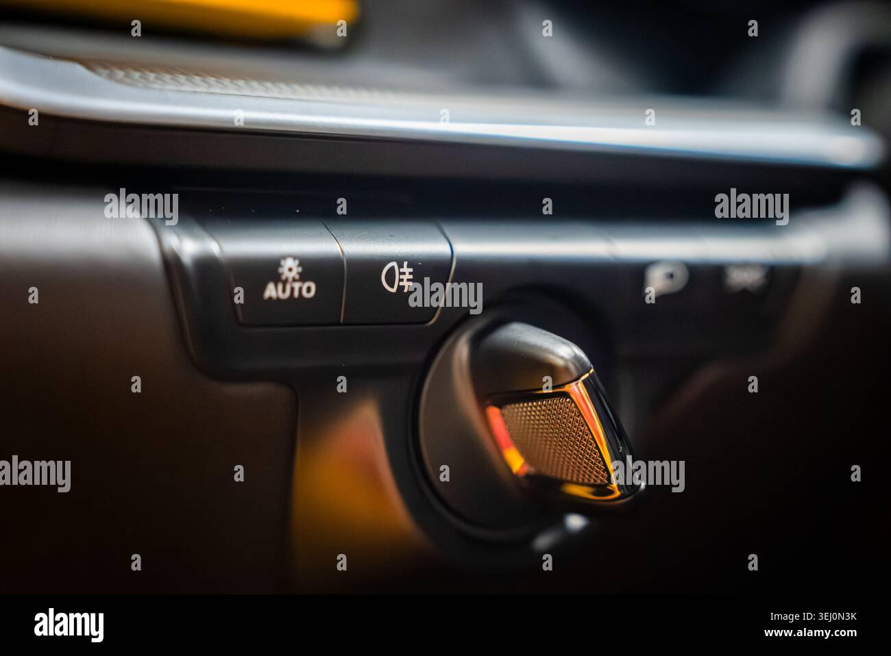 Porsche 911 Carrera Scheinwerfer-Kombiinstrument mit Drehschalter Stockfoto