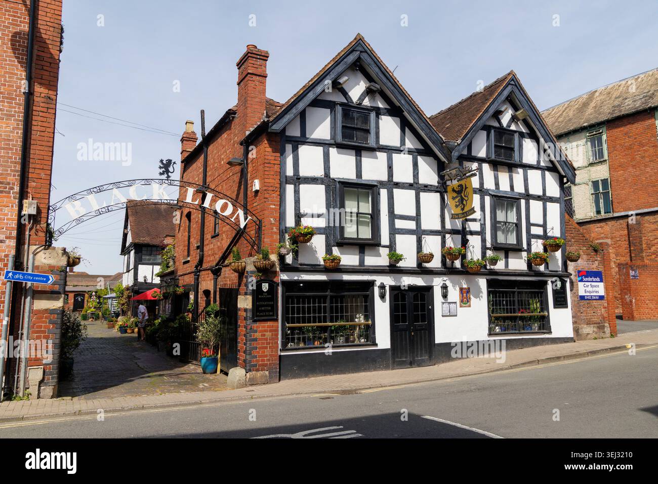 The Black Lion Public House, datiert aus dem Jahr 1550, Hereford, England, Vereinigtes Königreich; Herefords ältestes Pub Stockfoto