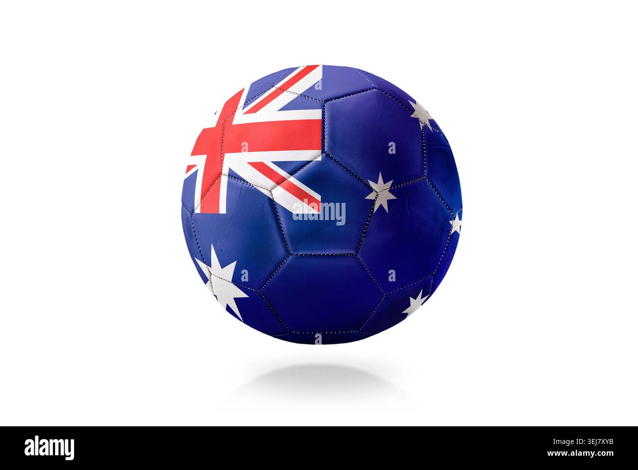 Ein Fußball mit australischer Flagge, mit Blautönen, Sternen und Union Jack Elementen, isoliert auf einem sauberen weißen Hintergrund mit weichem Hintergrund Stockfoto