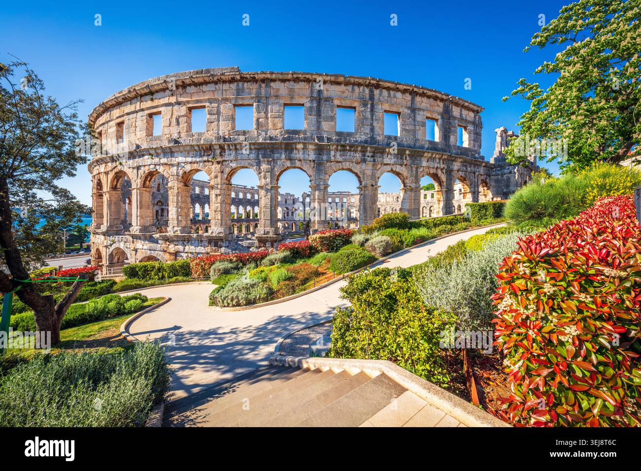 Pula, Kroatien in der antiken römischen Arena an einem schönen klaren Tag. Stockfoto