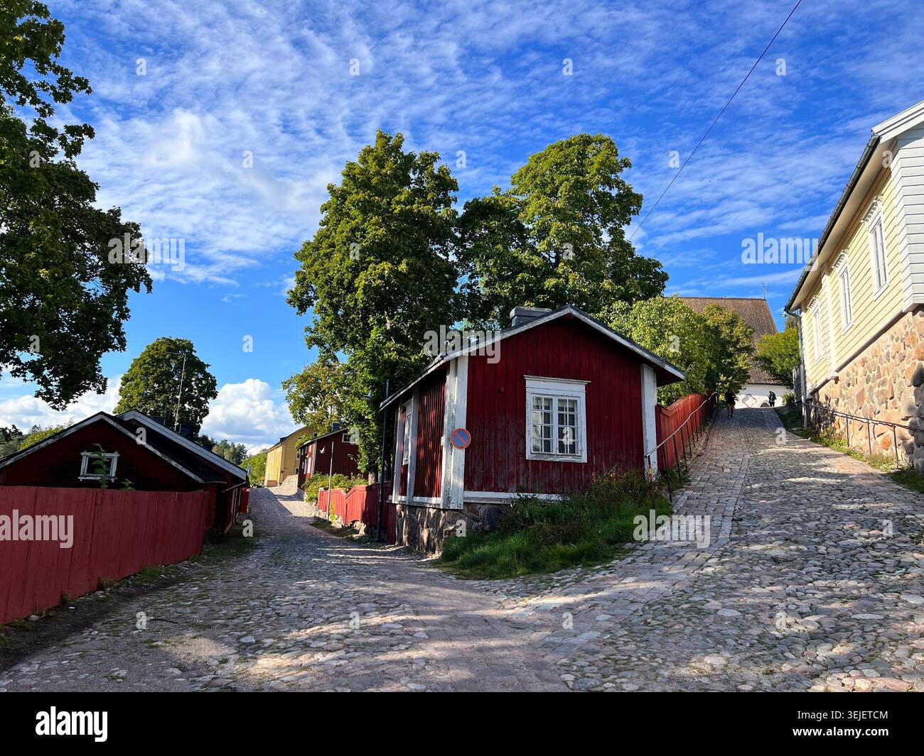 Stadtzentrum von Porvoo in der Nähe von Helsinki, Finnland - Smartphone-aufgenommenes Stockfoto