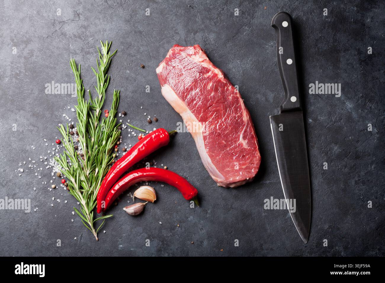 Rohes Striploin-Steak Stockfoto