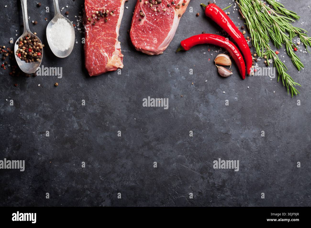 Rohes Striploin-Steak Stockfoto