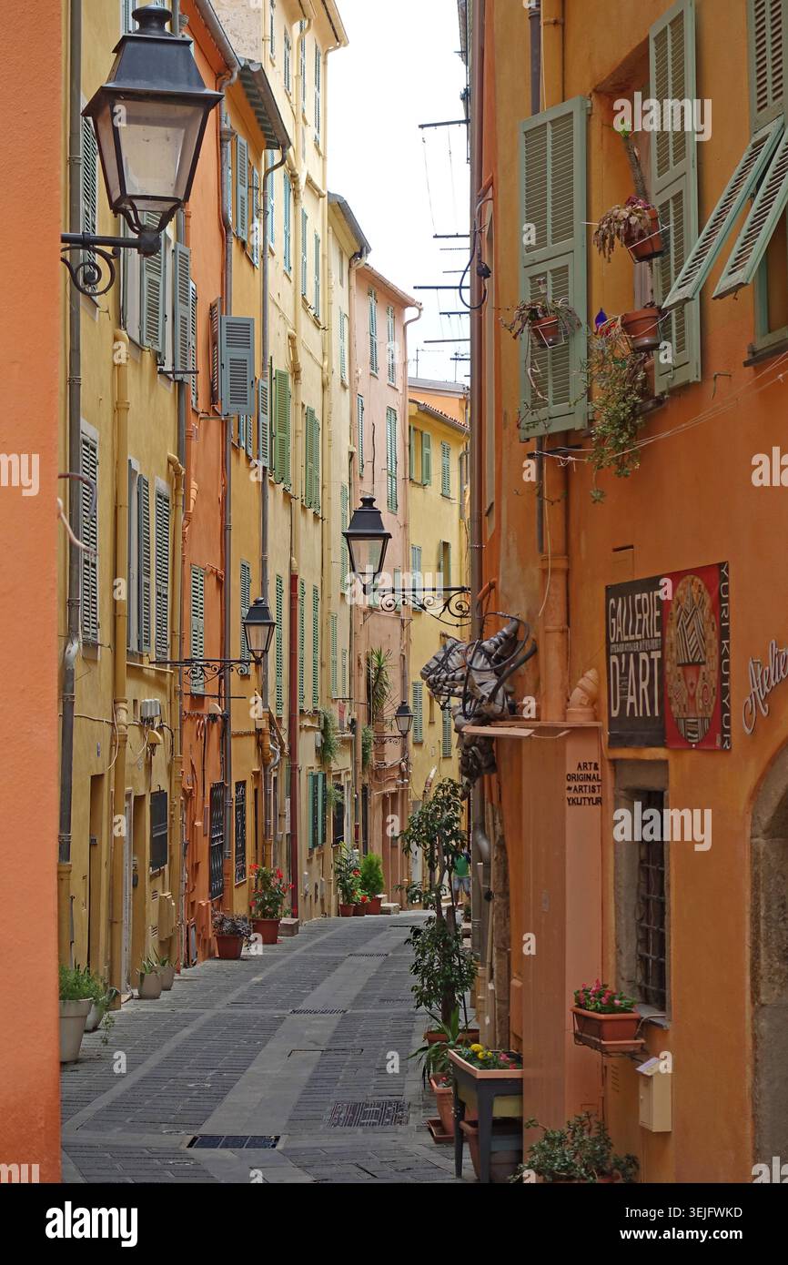 Straße in der Altstadt von Nizza, Frankreich Stockfoto
