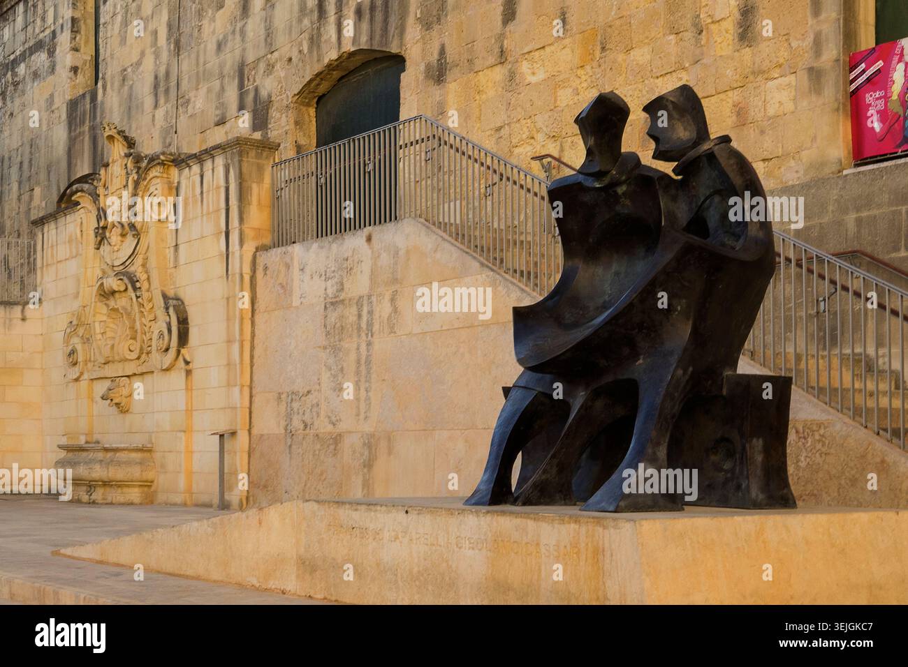 Malta - Valletta, Statue von Francesco Laparelli und Girolamo Cassar Stockfoto