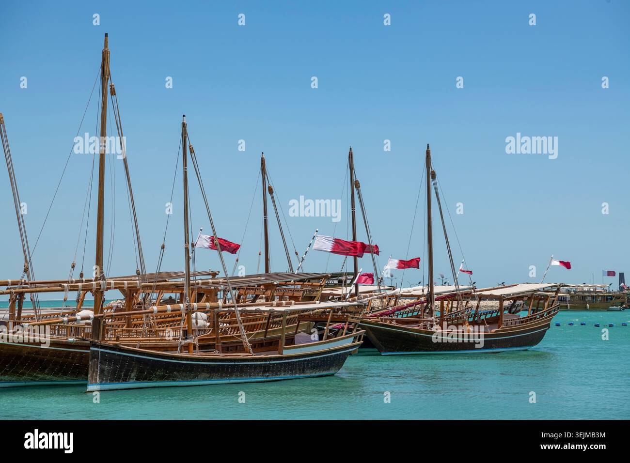 Traditionelle Holzboote, Daus, Segelboote. Doha, Katar, Flagge, Orient, Naher Osten; Asien Stockfoto