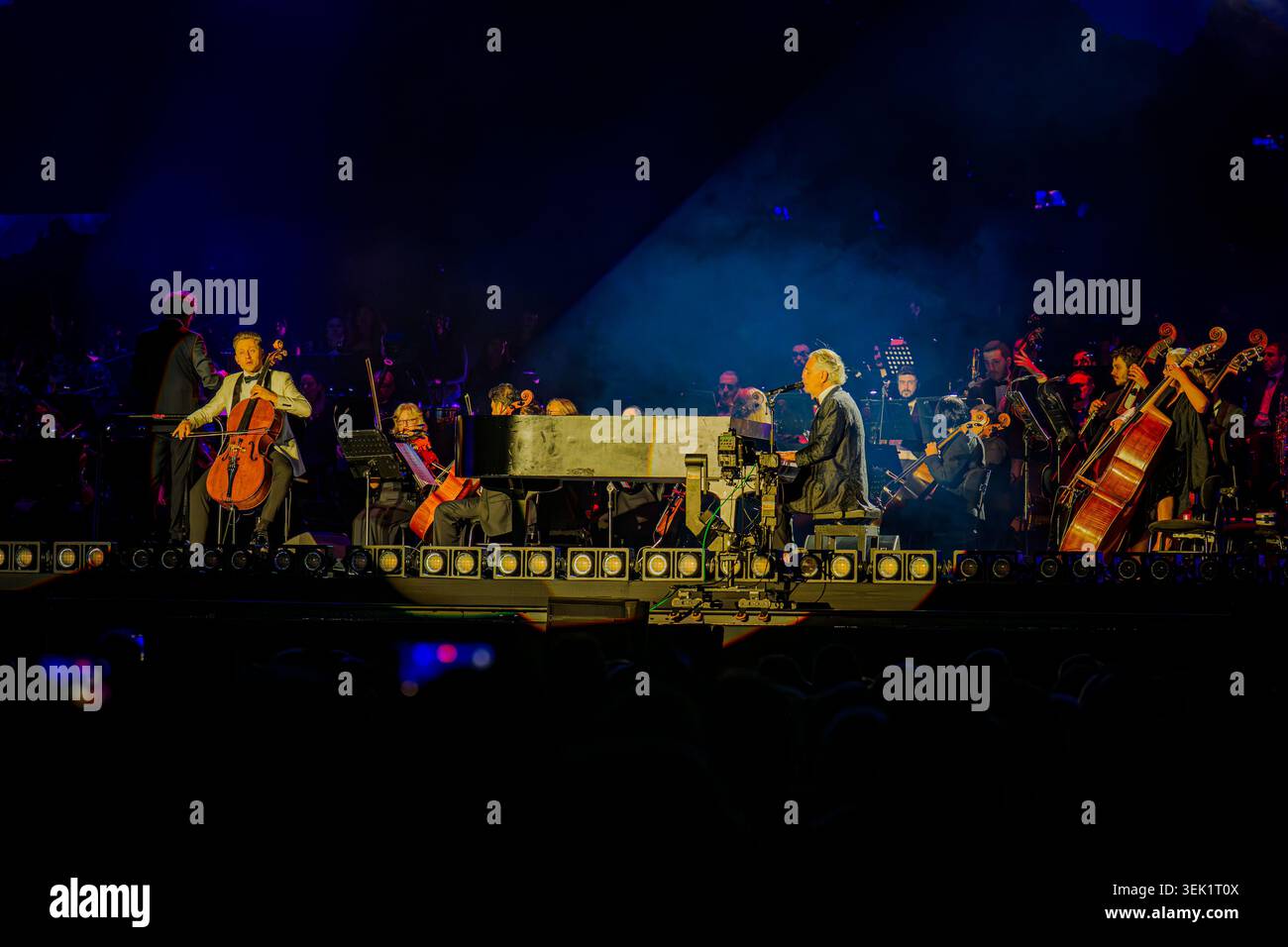 Andrea Bocelli Romanza - 30. Jahrestag World Tour Istanbul Konzert 2026 BJK Tüpraş Stadium 06.30.2026 Stockfoto