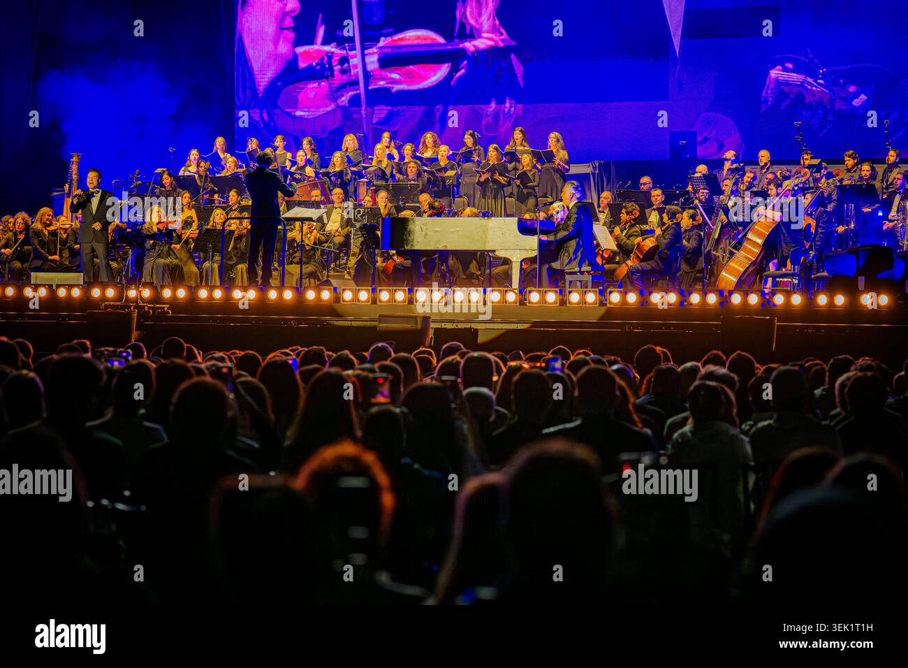 Andrea Bocelli Romanza - 30. Jahrestag World Tour Istanbul Konzert 2026 BJK Tüpraş Stadium 06.30.2026 Stockfoto