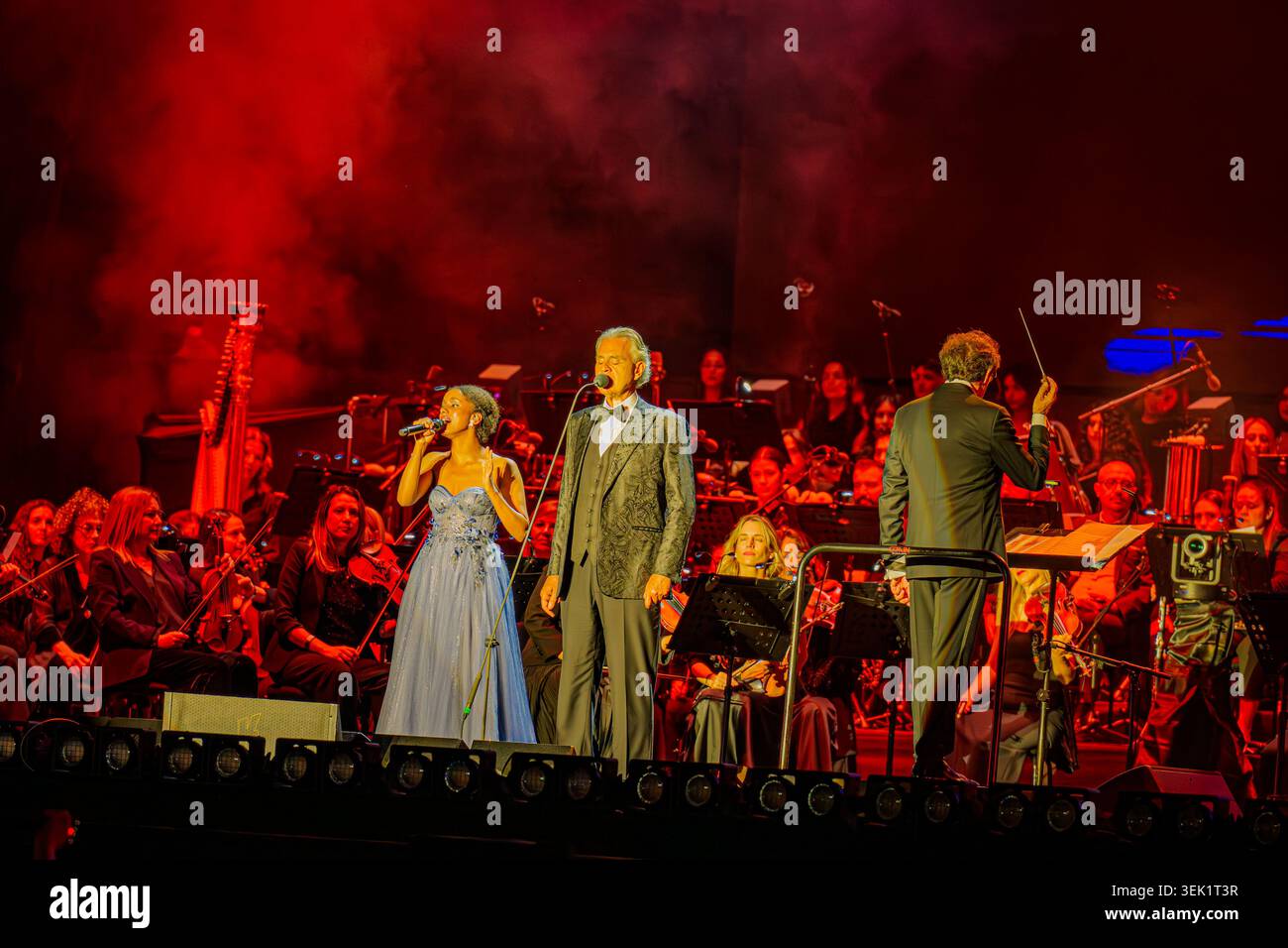 Andrea Bocelli Romanza - 30. Jahrestag World Tour Istanbul Konzert 2026 BJK Tüpraş Stadium 06.30.2026 Stockfoto