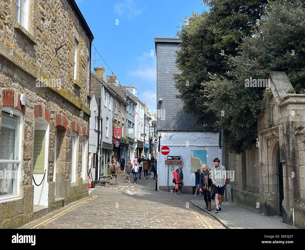 Geschäfte in St Ives, Cornwall, England, UK. - Smartphone-aufgenommenes Stockfoto