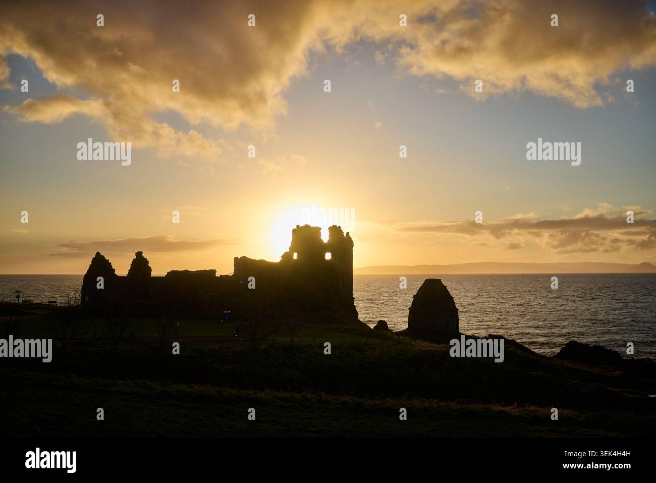 Dunure Castle, Ayr, Überreste einer mittelalterlichen Küstenfestung Stockfoto