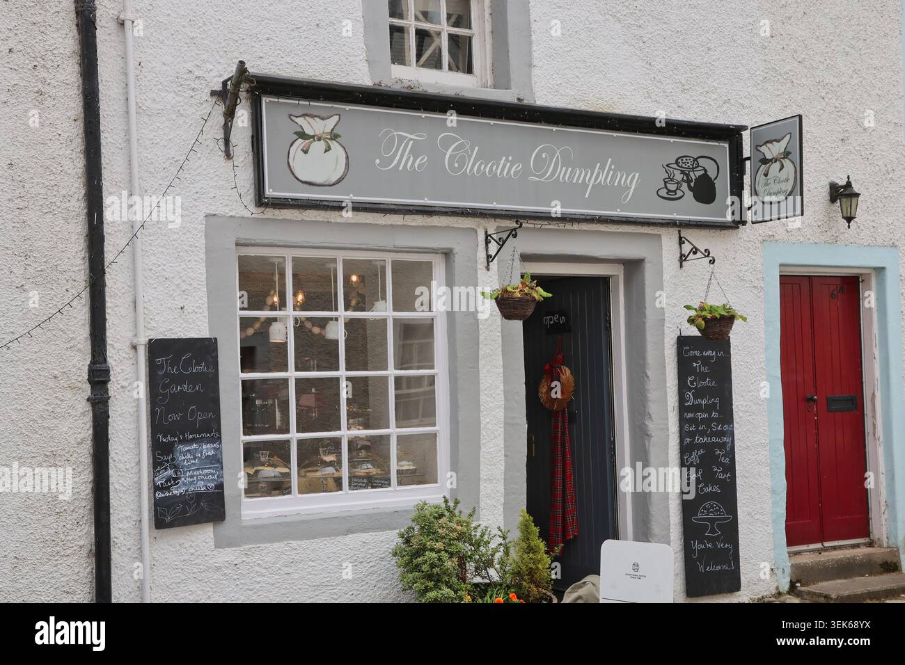 Außenansicht des Clootie Dumpling Cafes Dunkeld Perthshire Schottland Mai 2026 Stockfoto