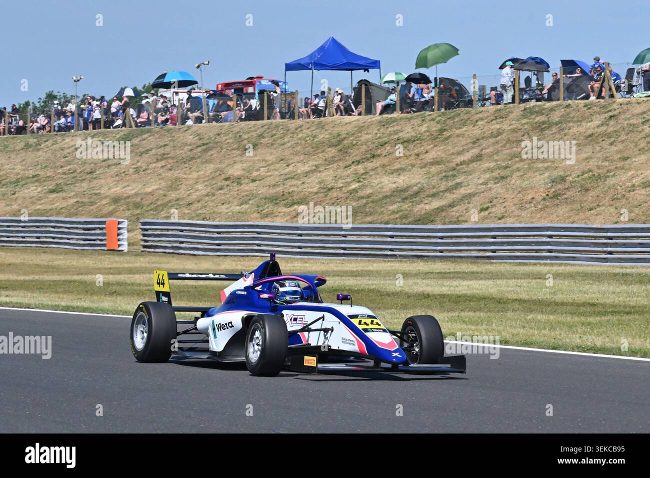 Kumpel Kobakhidze, Xcel Motorsport, 2026 Wera Tools F4 British Championship, von der FIA zertifiziert, zwei 25-minütige Rennen über die Stockfoto