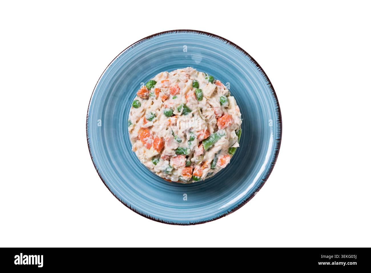 Traditioneller russischer Salat auf weißem Hintergrund Stockfoto
