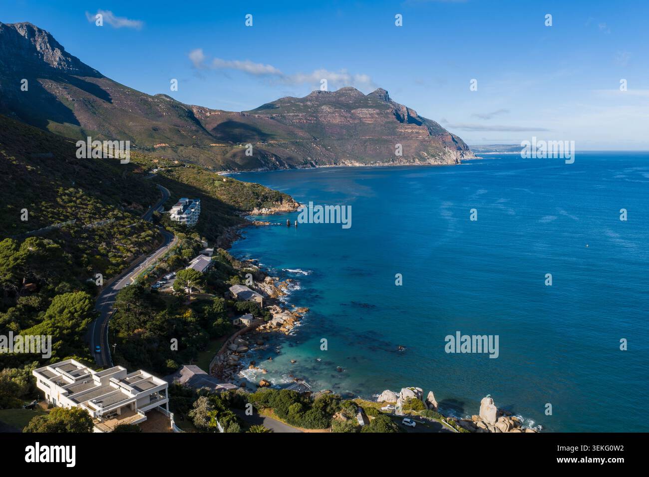 Luftaufnahme der Atlantikküste von Kapstadt in Richtung Hout Bay Route Stockfoto
