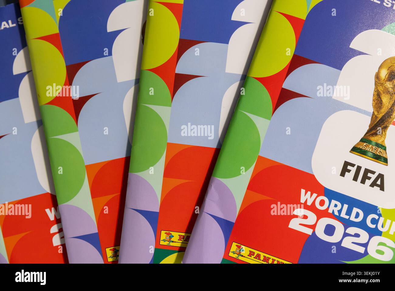 LONDON, UK - 2. JUNI 2026: Das offizielle Album der Panini-Weltmeisterschaft 2026 mit Stickerbüchern Stockfoto