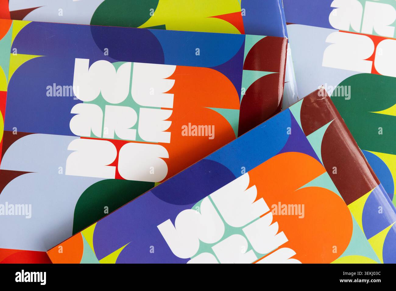 LONDON, UK - 2. JUNI 2026: Das offizielle Album der Panini-Weltmeisterschaft 2026 mit Stickerbüchern Stockfoto
