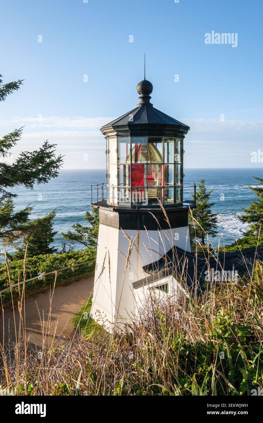 Naturkulisse des Tillamook Pacific Coast Lighthouse in Oregon, USA Stockfoto