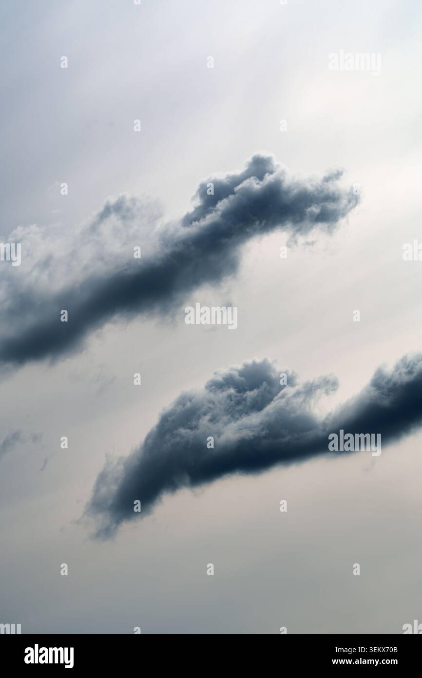 Dramatische Wolken vor dem Regen. Stockfoto