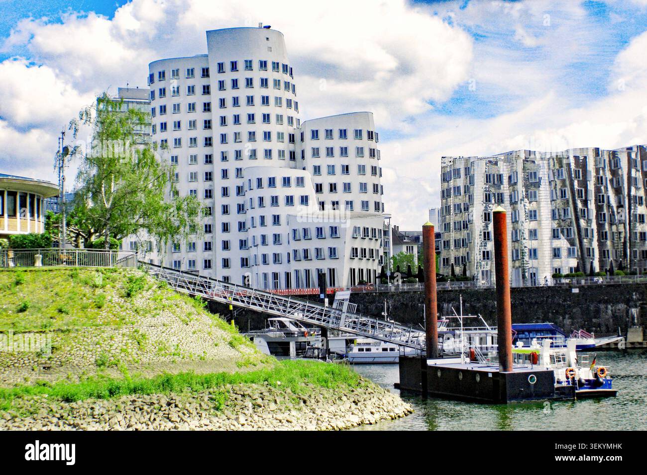 Frank O, Gehry Bauten am Medienhafen *** Frank O, Gehry Gebäude am Medienhafen Stockfoto