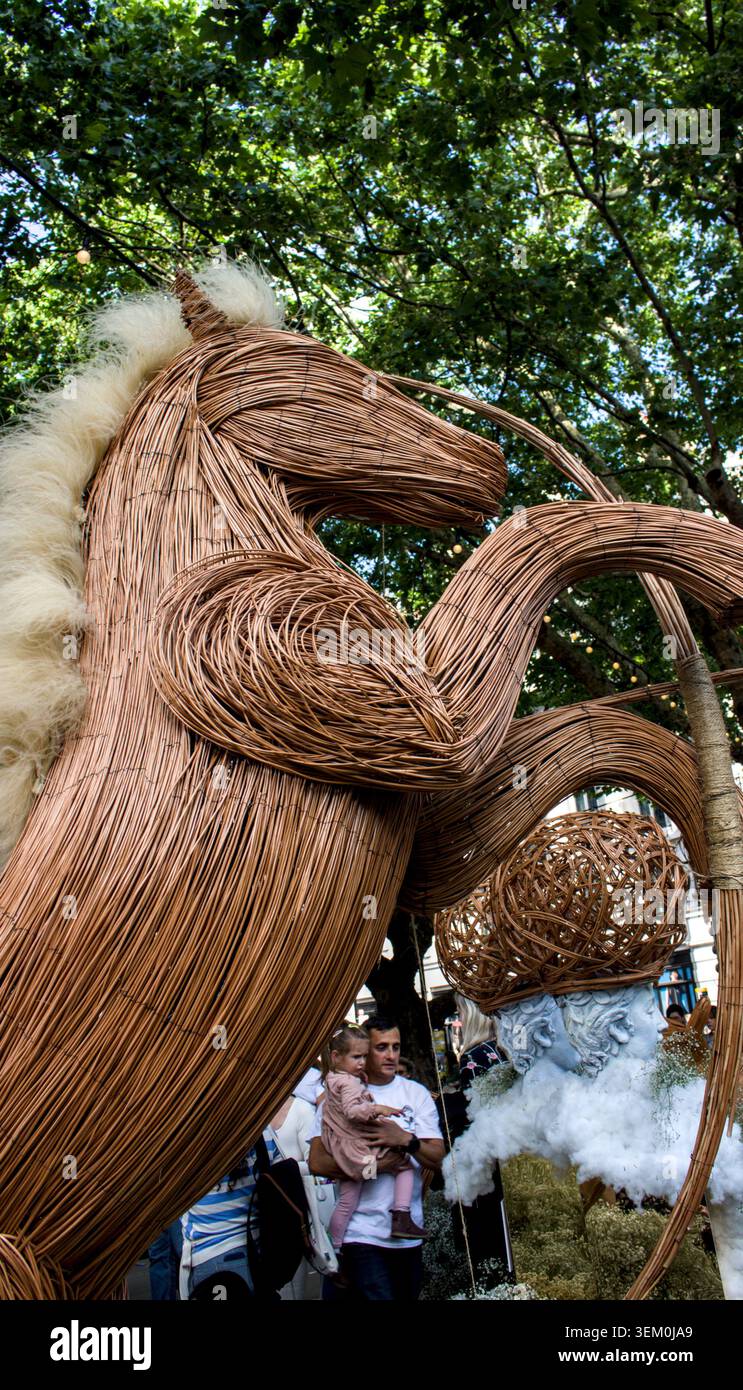 London, UK, 21. Mai 2026. Ein Weidenpferd ist Teil einer zentralen Ausstellung beim Chelsea in Bloom Festival in Chelsea, London. Stockfoto