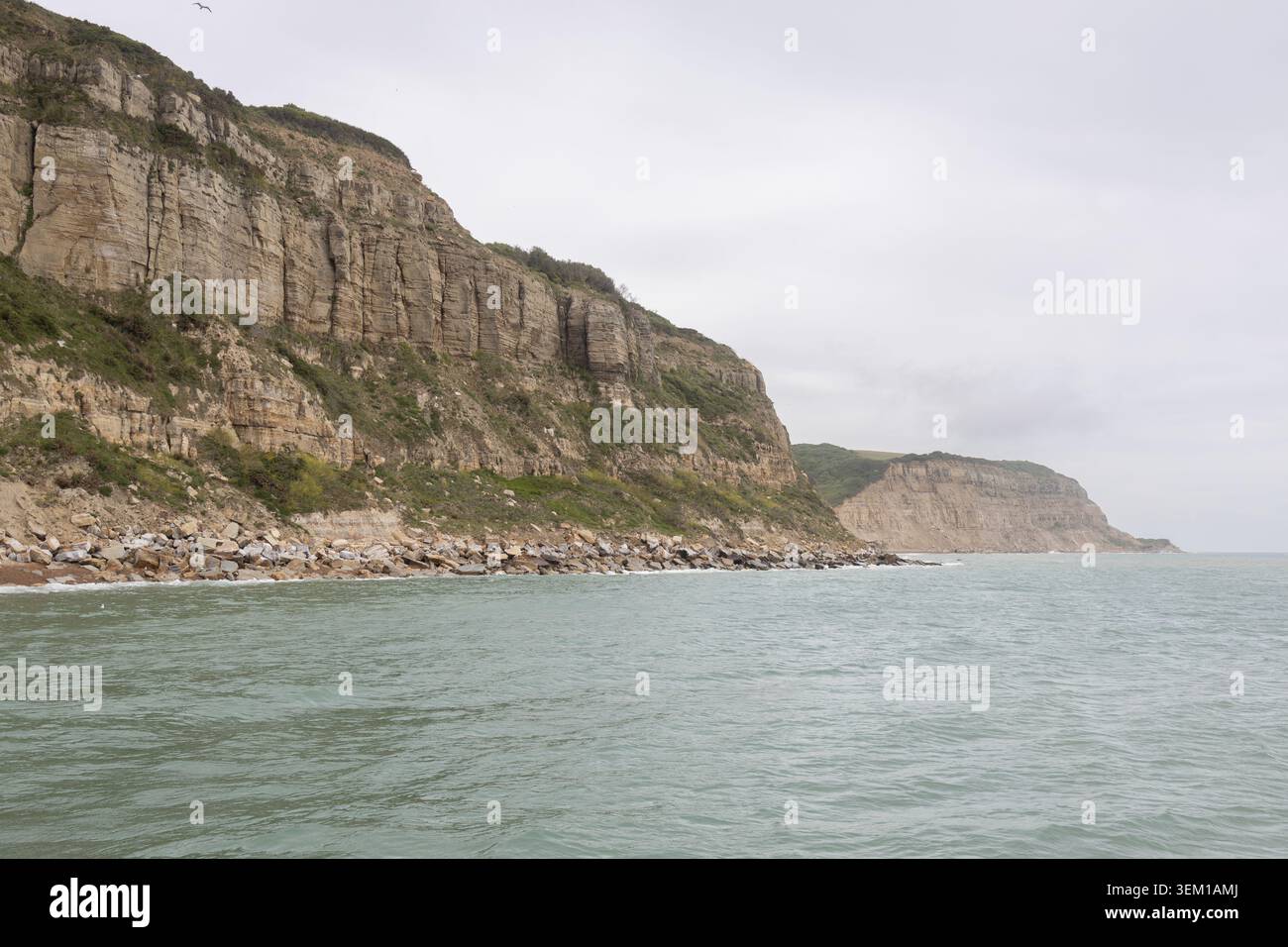 Blick auf Hastings Rock und Nore Seascape Stockfoto