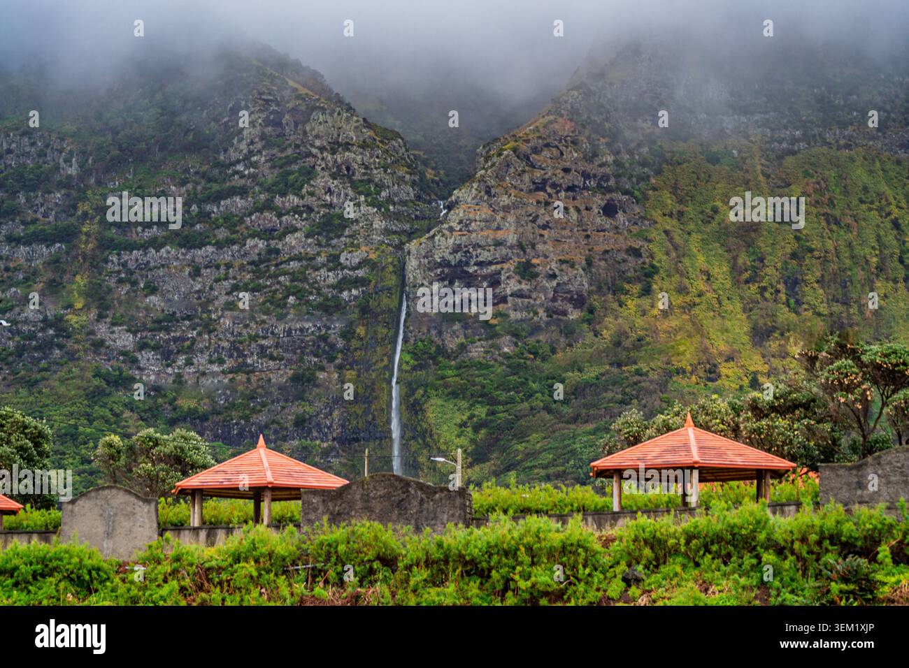 Dorschteich und Picknickplatz. Flores-Insel, Azoren, Portugal. Stockfoto