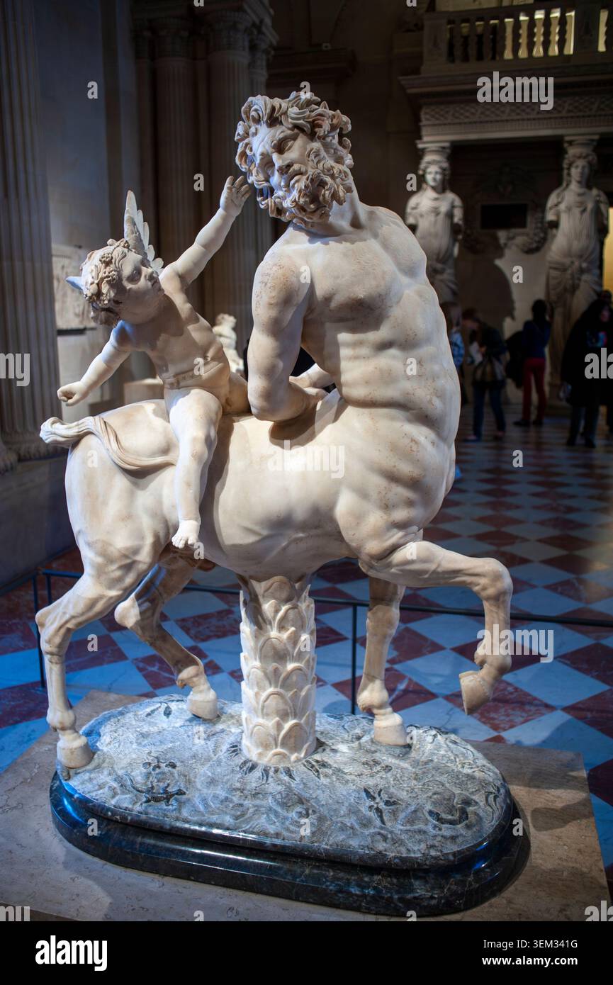 Paris, Frankreich, Nahaufnahme, antike Statue im Louvre, griechische Skulptur, Centaur, Mythologie Stockfoto