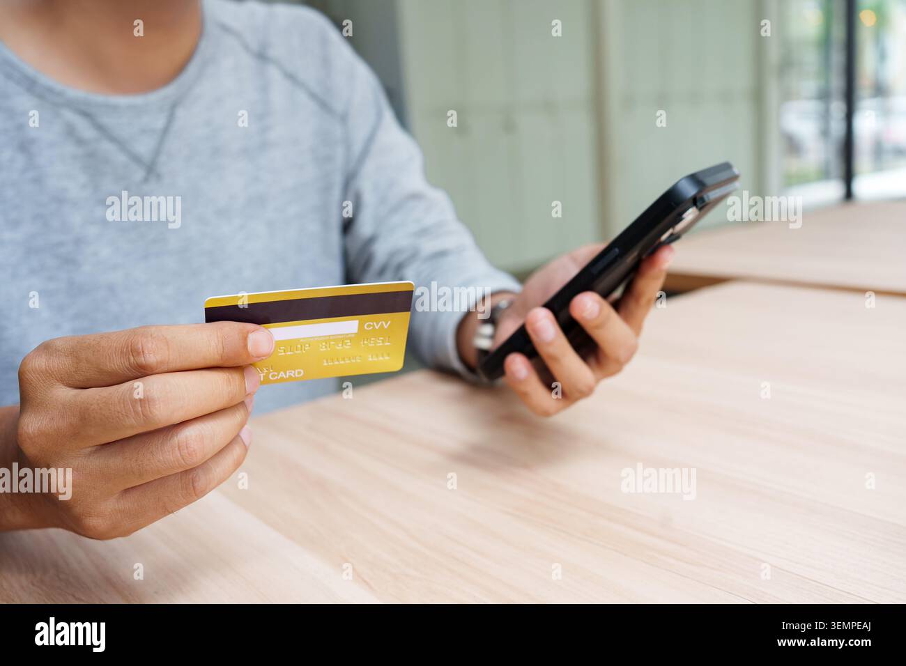 Kreditkarte für sichere Online-Shopping-Zahlung und Handy Stockfoto