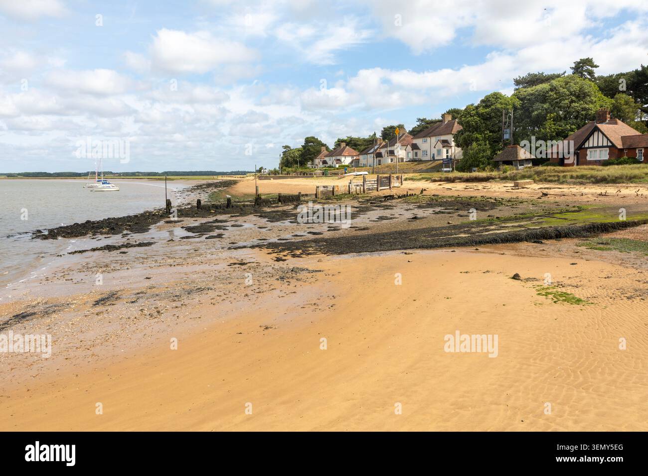 Sandstrand Ebbe Flussmündung des Flusses Deben, Nordseeküste, Bawdsey Quay, Suffolk, England, UK Stockfoto