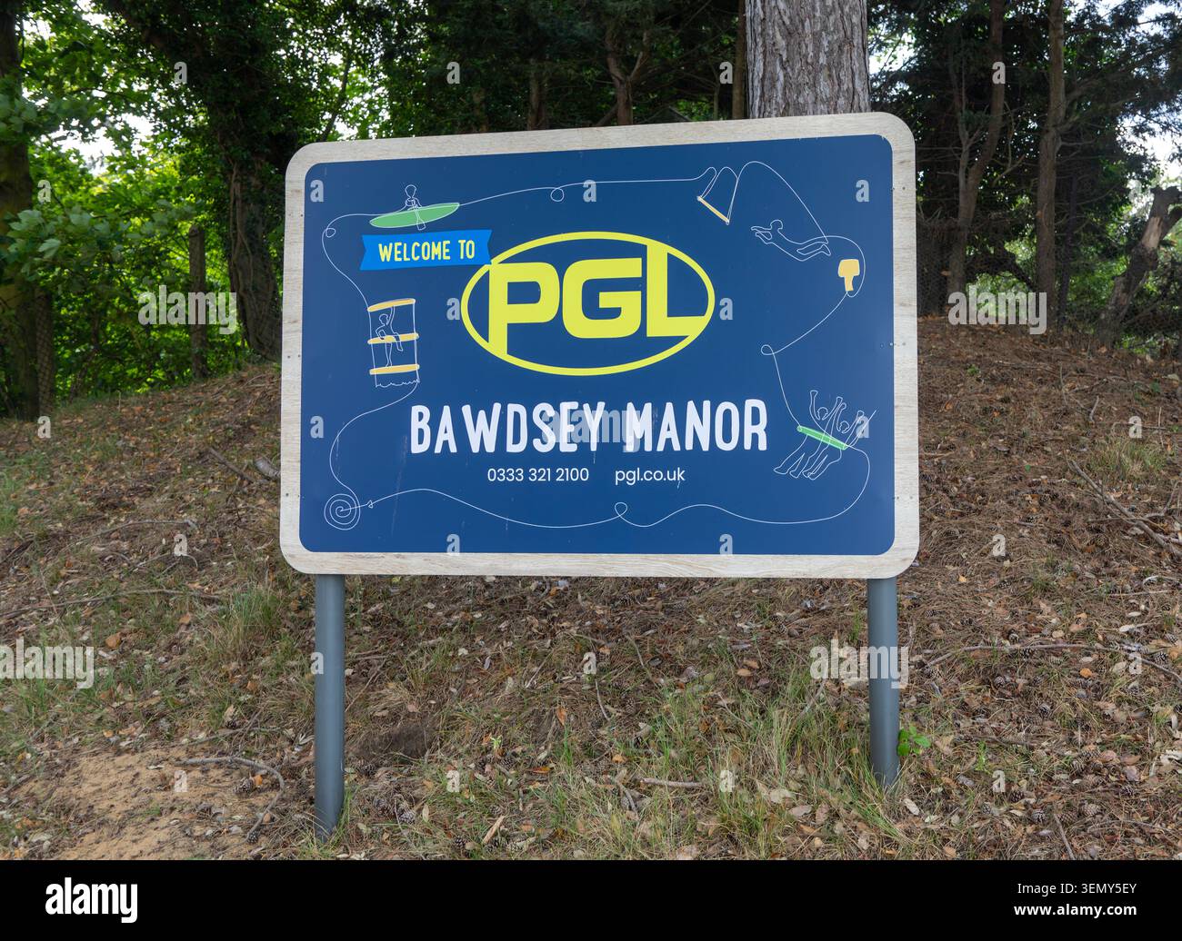 Schild für PGL Education and Activity Centre in Bawdsey Manor, Bawdsey, Suffolk, England, Großbritannien Stockfoto